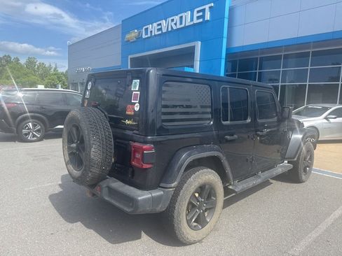 Used 2021 Jeep Wrangler Unlimited Sahara AWD/4WD image 3