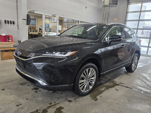 Used 2021 Toyota Venza XLE w/ Softex Package image 7