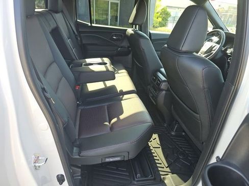 Used 2025 Honda Ridgeline Black Edition image 28