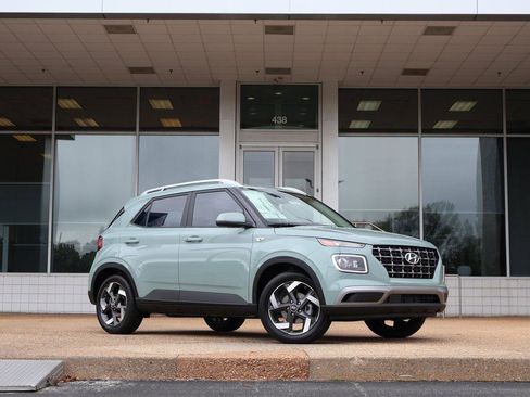 New 2025 Hyundai Venue Limited image 2