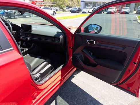 Used 2025 Honda Civic Sport image 34