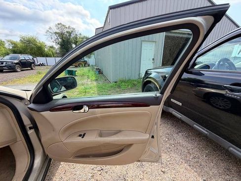 Used 2007 Buick Lucerne CX FWD image 29