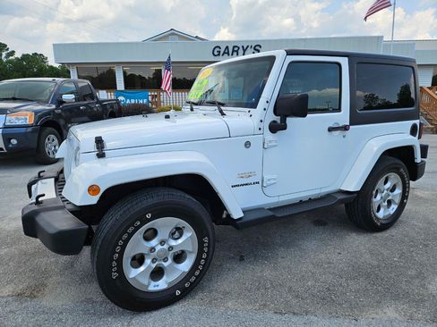 Used 2015 Jeep Wrangler Sahara w/ Dual Top Group AWD/4WD image 2