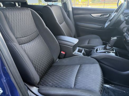 Used 2017 Nissan Rogue SV FWD image 26