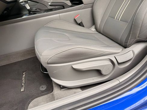 Used 2025 Hyundai Elantra Sport image 22