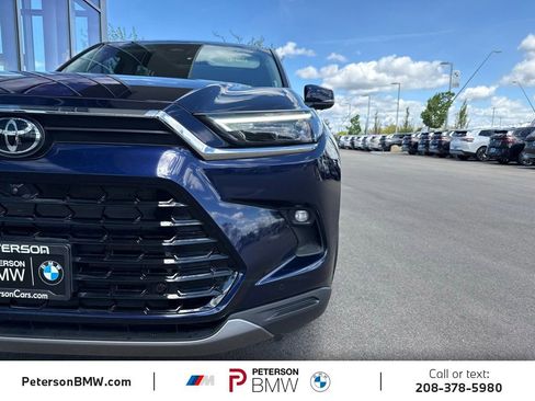 Used 2025 Toyota Grand Highlander AWD image 33