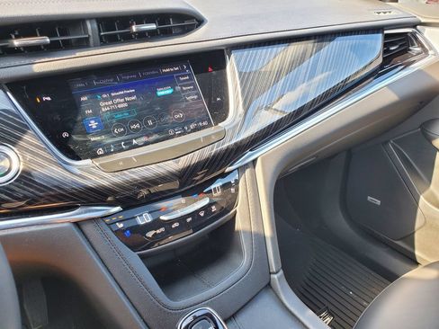 Certified 2024 Cadillac XT6 Premium Luxury AWD/4WD image 23