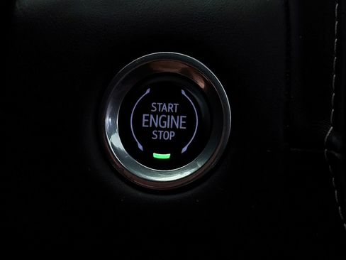 Used 2023 GMC Yukon XL Denali Ultimate AWD/4WD image 32