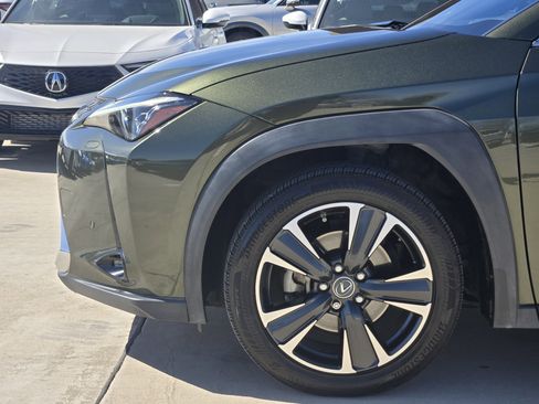 Used 2021 Lexus UX 200 w/ Premium Package image 6