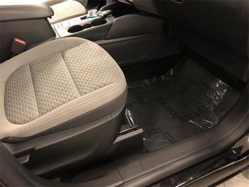 Used 2022 Ford Escape SE w/ SE Sport Appearance Package image 34