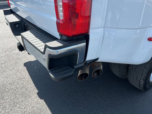 Used 2024 Ford F450 Lariat w/ Lariat Ultimate Package AWD/4WD image 18