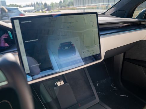 Used 2022 Tesla Model X Plaid AWD/4WD image 14