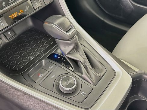 Certified 2022 Toyota RAV4 XLE Premium AWD/4WD image 16