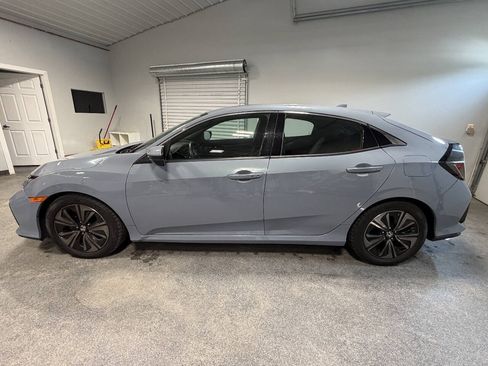 Used 2017 Honda Civic EX image 3