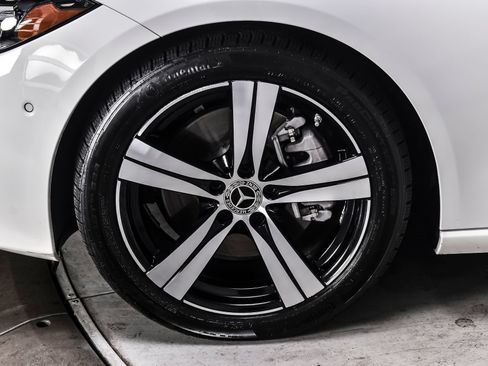 Used 2023 Mercedes-Benz C 300 4MATIC Sedan image 9
