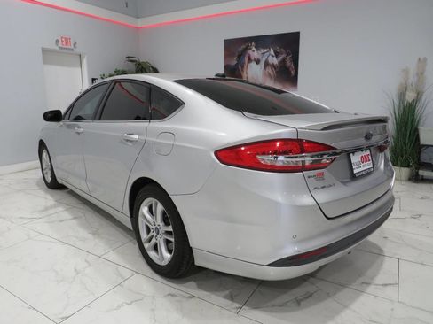 Used 2018 Ford Fusion SE image 4