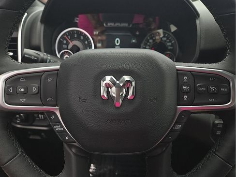 Used 2025 RAM 1500 Big Horn AWD/4WD image 19