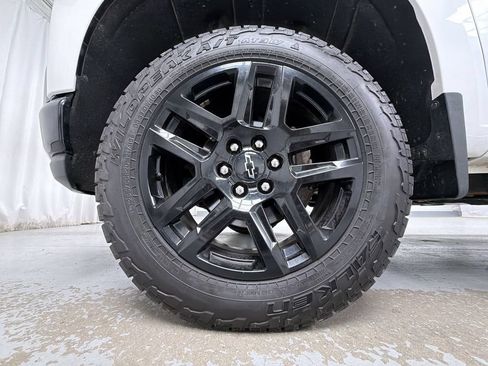 Used 2022 Chevrolet Silverado 1500 LT Trail Boss w/ Convenience Package II AWD/4WD image 16
