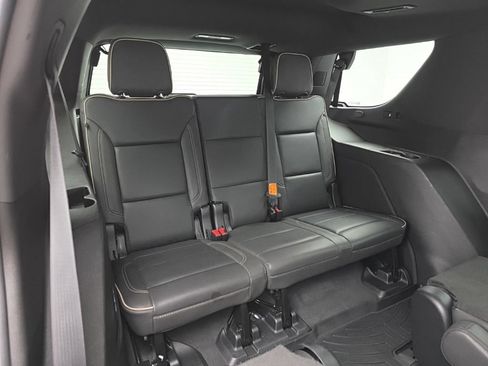 Used 2023 GMC Yukon SLT AWD/4WD image 44