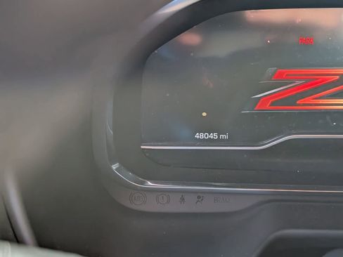 Used 2022 Chevrolet Tahoe Z71 w/ Luxury Package image 14