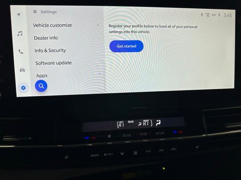 Used 2025 Toyota Sienna XLE image 39