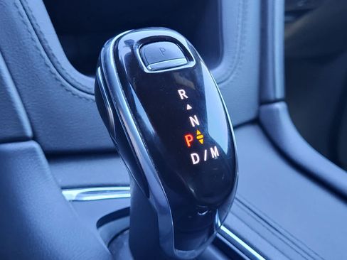 Used 2020 Cadillac XT5 Premium Luxury FWD image 24