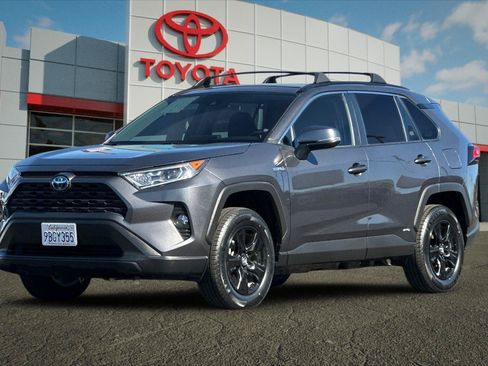 Certified 2020 Toyota RAV4 XLE w/ Convenience Package AWD/4WD image 7