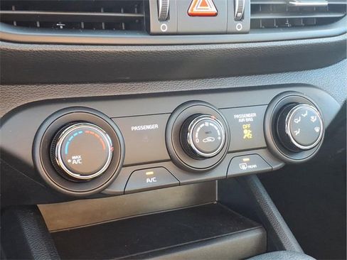 Used 2023 Kia Forte LXS image 9