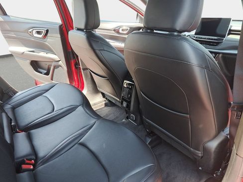 Certified 2022 Jeep Compass Limited AWD/4WD image 12