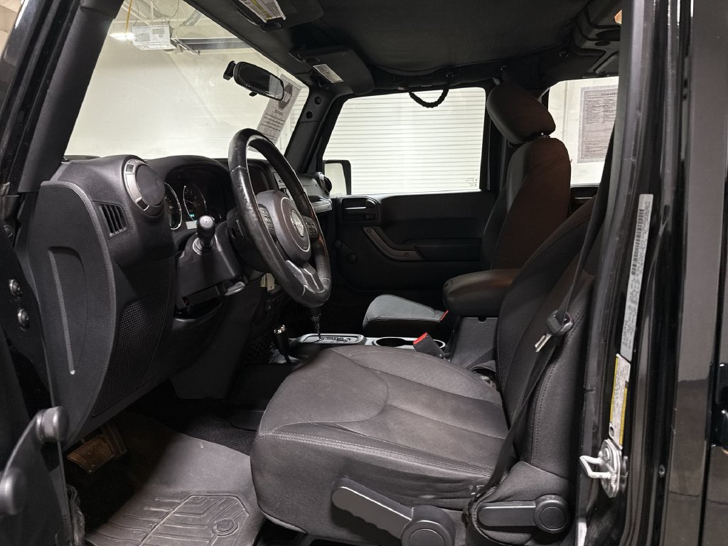 Used 2016 Jeep Wrangler Unlimited Sport w/ Max Tow Package AWD/4WD image 17