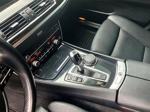 Used 2017 BMW 535i Gran Turismo image 14