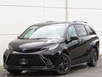 Used 2025 Toyota Sienna XSE