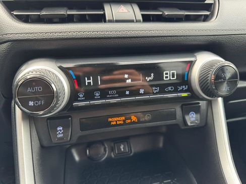 Used 2022 Toyota RAV4 XLE image 35