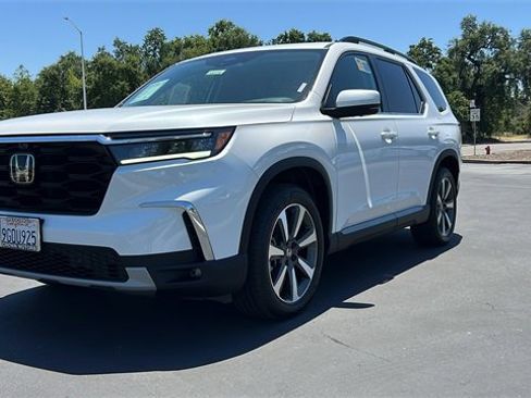 Used 2023 Honda Pilot Elite image 9