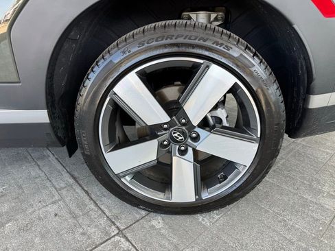 Used 2025 Hyundai Santa Fe Limited FWD image 4