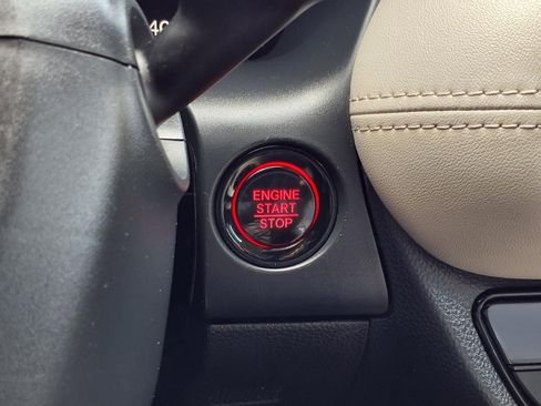Used 2025 Honda HR-V LX image 11