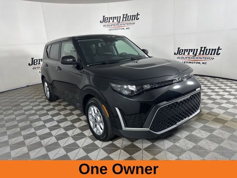 Used 2025 Kia Soul LX image 4