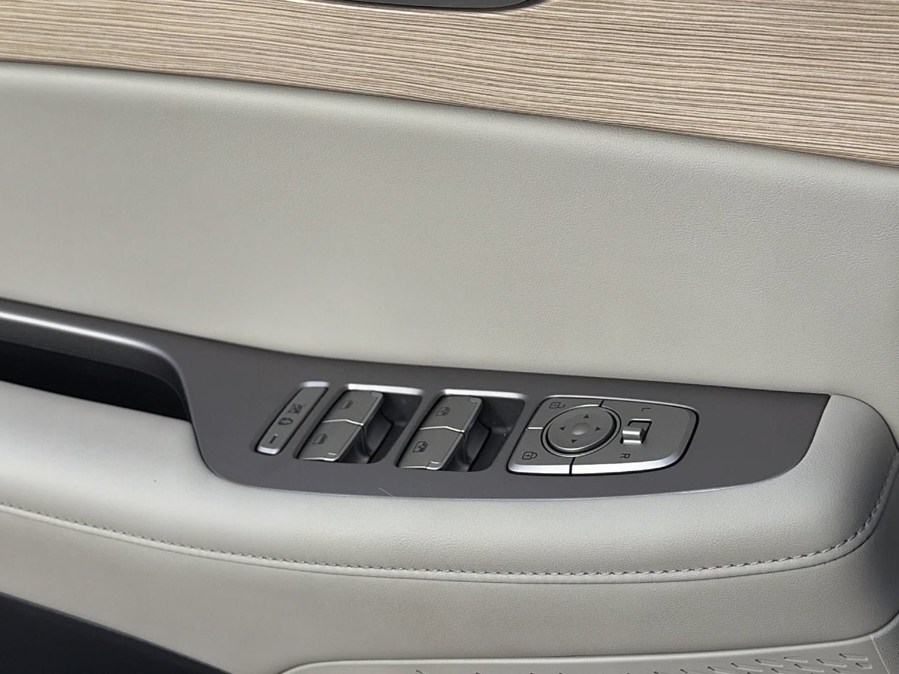 Used 2025 Hyundai Palisade Limited FWD image 20