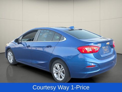 Used 2019 Chevrolet Cruze LT w/ Convenience Package FWD image 6