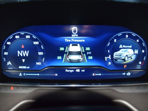 Used 2024 Chevrolet Tahoe High Country AWD/4WD image 54