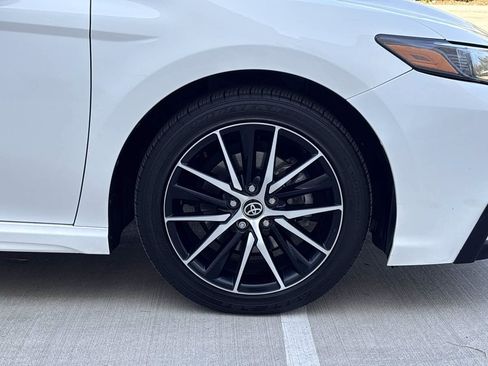 Used 2021 Toyota Camry SE w/ Carpet Mat Package (TMS) FWD image 9