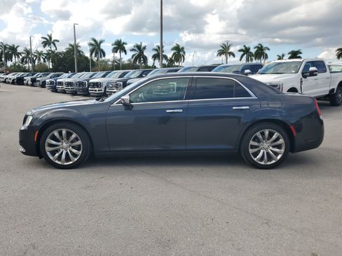 Used 2019 Chrysler 300 Limited image 8
