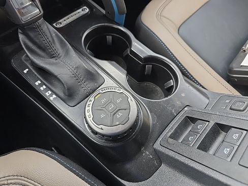 Used 2023 Ford Bronco Wildtrak image 16