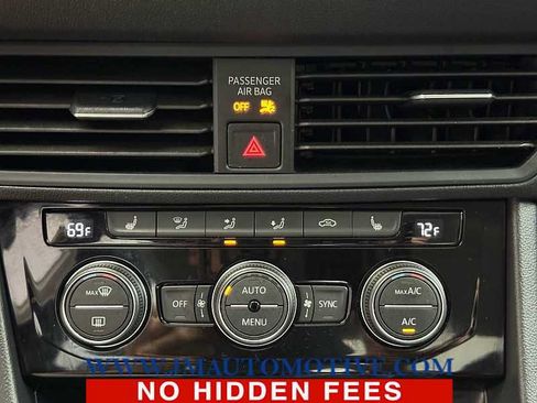 Used 2024 Volkswagen Jetta SE w/ Panoramic Sunroof Package FWD image 38