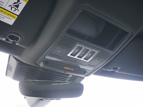 New 2026 Land Rover Discovery Dynamic SE AWD/4WD image 16