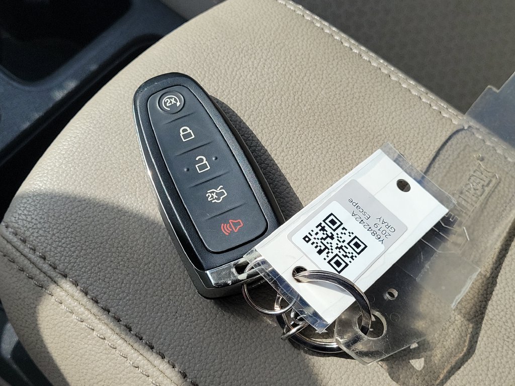 Used 2019 Ford Escape SE FWD image 23