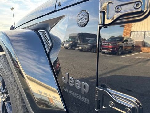 Used 2022 Jeep Wrangler Unlimited Sahara AWD/4WD image 27