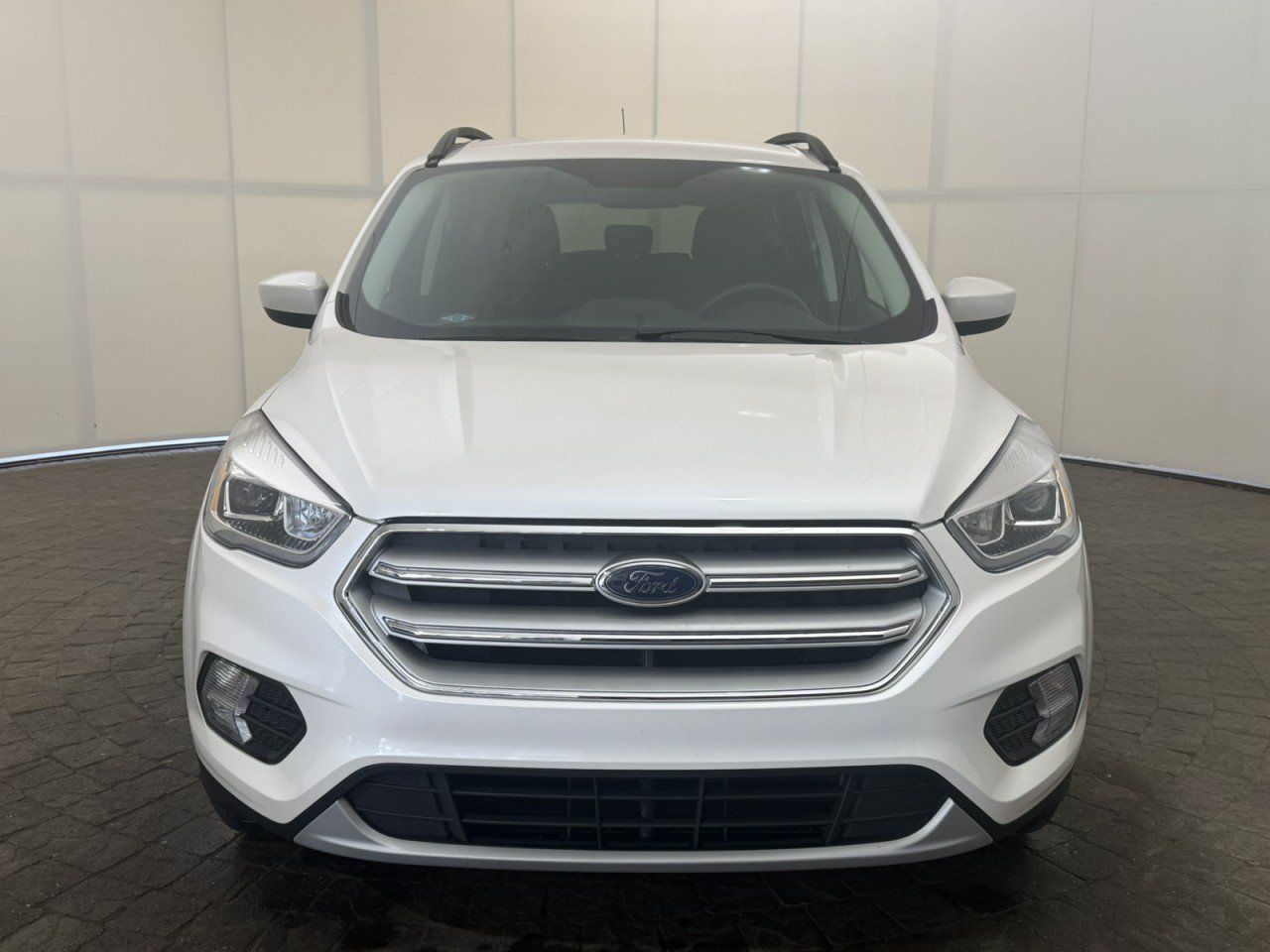 Used 2019 Ford Escape SEL AWD/4WD image 2