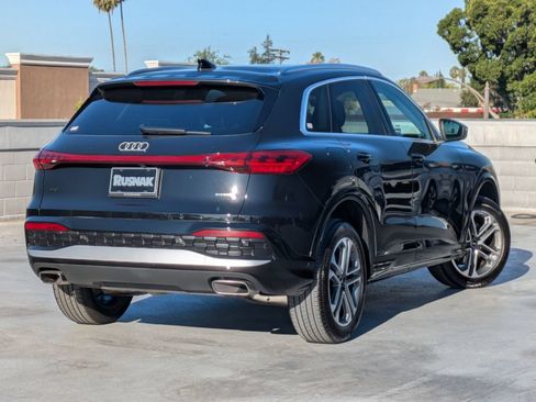 Used 2025 Audi Q5 Premium w/ Convenience Package AWD/4WD image 4