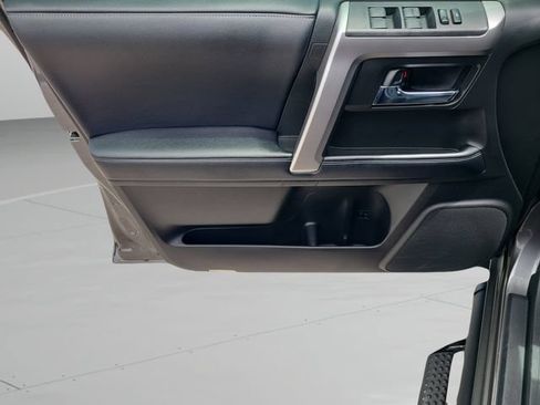 Used 2019 Toyota 4Runner SR5 Premium AWD/4WD image 18